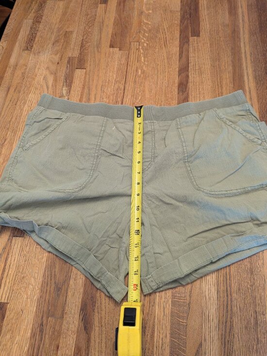 Sonoma 1X Army Green Cuffed w/ Button Elastic Waist Shorts - Picture 2 of 8